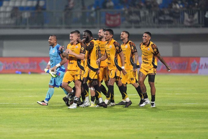 **Apesnya Persija: Hengkang dari Kandang dan Tanpa Penonton di Solo**