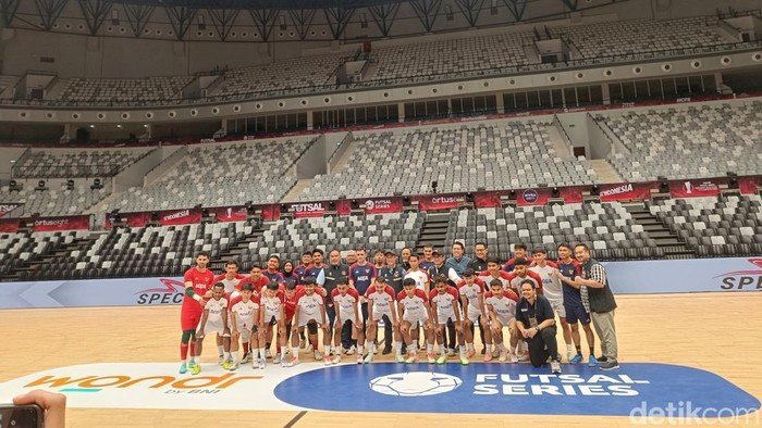 Timnas Futsal Berlatih, CdM Targetkan Emas SEA Games 2025: Pantau Prosesnya!