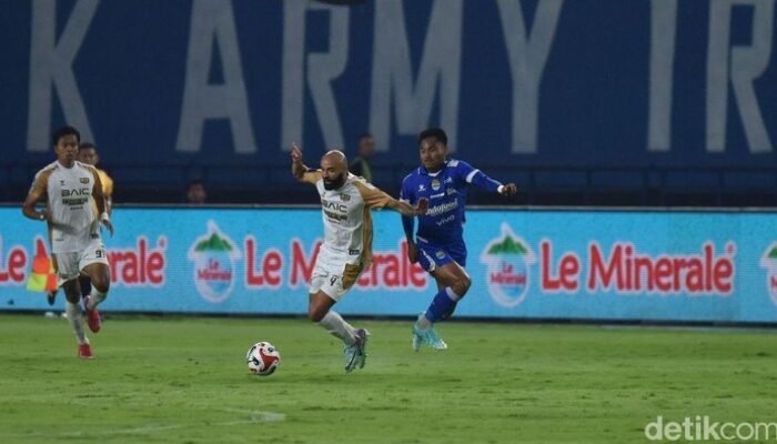 “Dewa United vs Persib: Andrew Jung dan Penalti yang Menentukan Pemenang”