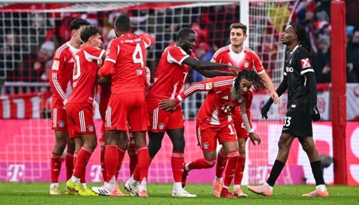 **Bayern Meledak, Freiburg Terbakar! Michael Olise dan Die Roten Gembur 6-2**