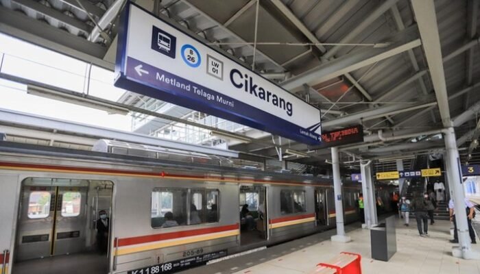 “Tren Baru, Bisnis atau Krisis? Mungkinkah KRL 24 Jam Jadi Solusi untuk Penumpang yang Menginap di Stasiun?”