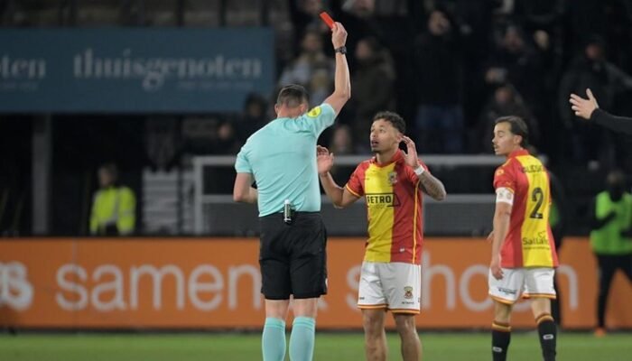 “Kartu Merah Dean James: Kejutan Heracles Membuat Go Ahead Eagles Berlalu”