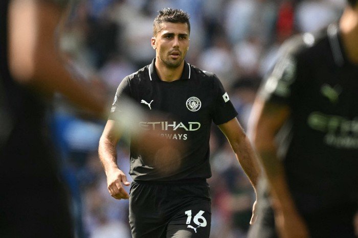 Rodri Bukan Jumat Man City Lagi? Kebuntuan Strategi di Tengah Lapangan
