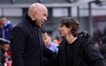 “Arne Slot vs Thomas Frank: Siapa yang Akan Gugur Pertama di Liga Utama?”