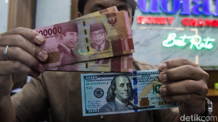 Rupiah Masih Tiarap di Hadapan Dolar AS Pagi Ini, Investasi Terancam?