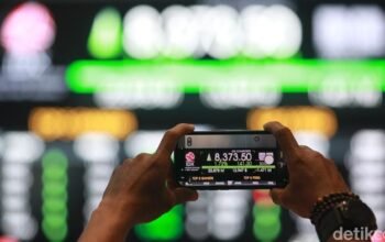 Seharian Loyo, IHSG Ditutup di Zona Hijau – Update 1