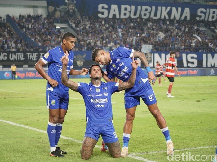 **Super League: Persib Bandung Terus Menang Tanpa cela di Kandang, Kini Tumbangkan Madura United 5-0**