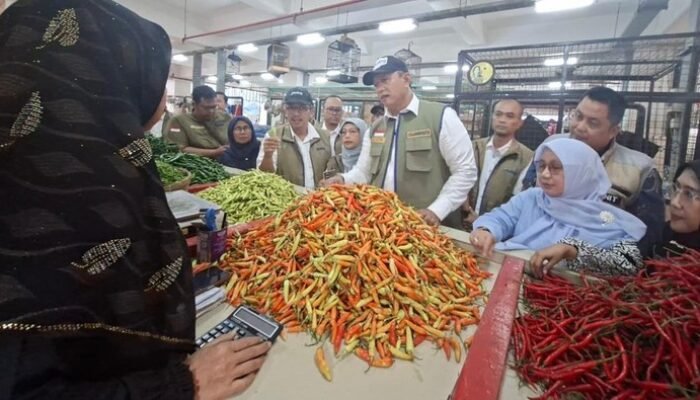Dirut Bulog Sidak Pasar di Semarang, Bantah Isu Kebangkrutan Pasokan Pangan!