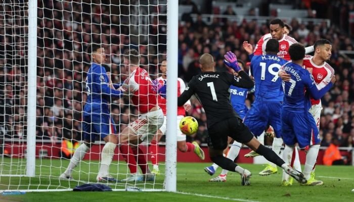 “Bola dan Dua Wajah Chelsea: Kisah Sukses yang Terancam”