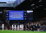 **Leeds United Kecewa, Suporter Soraki Momen Buka Puasa Pemain Manchester City**
