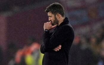 MU Kalah, Apa yang Salah Carrick? Gelandang Ini Dituduh Rugikan Setan Merah di Etos Battle