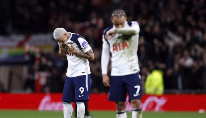 Mantan Pemain Arsenal Minta Tottenham Terdegradasi