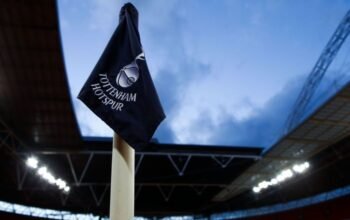 “Tottenham Bisa Kehilangan Rp 5,6 Triliun Andai Terdegradasi: Siapa yang Akan Menanggung Beban Miliaran Rupiah Ini?”