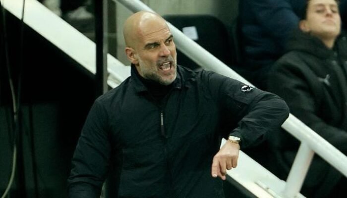Guardiola dalam Anjungan, Skorsing Dua Laga usai Protes Wasit