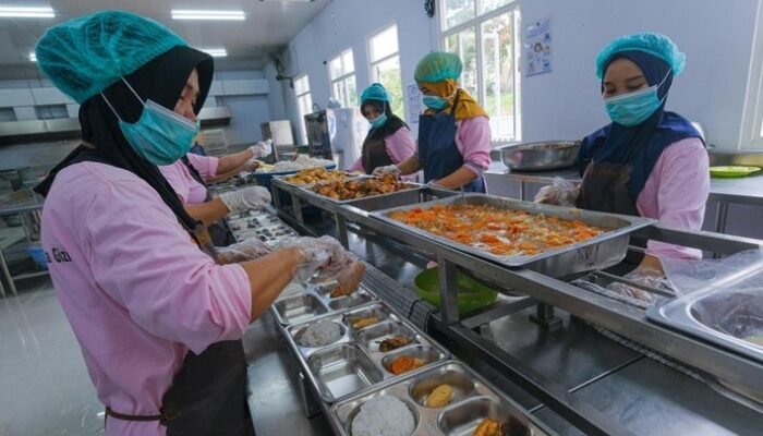 “Cara Ternak Yayasan di MBG, Cari Untung dengan Legalitas Abu-Abu?”