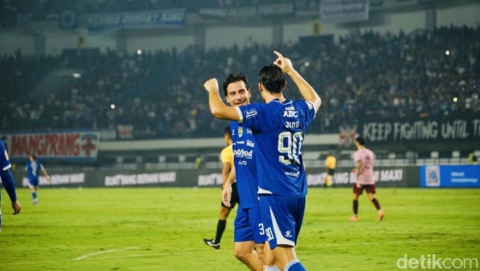 Persib Vs Persik: Maung Bandung Terbang, 3-0 Menegaskan Dominasi