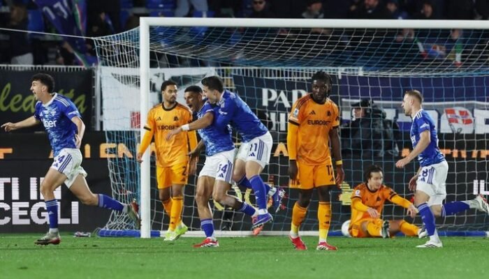 “Kisah Mengejutkan: 10 Pemain I Lupi Tumbang 1-2 di Como Vs Roma!”