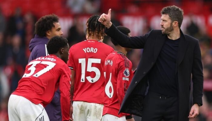 MU Melaju di Old Trafford, Carrick Gantikan Legenda di Daftar Elite! 🏆🔥