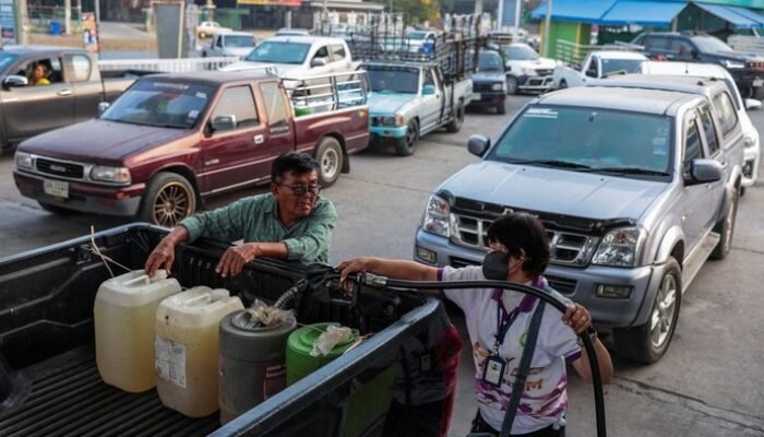 **Krisis BBM di Negara Tetangga RI, Bisnis Terancam!**