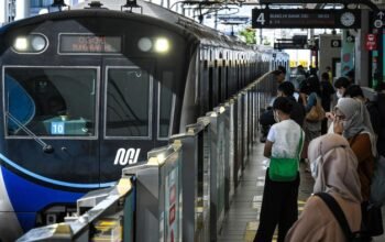 **Naik MRT Jakarta Cuma Rp 1 Lebaran, Warga Nikmati Jalan-jalan Nyaris Gratis!**
