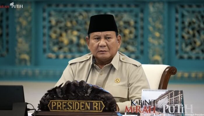 **”Potong Pengeluaran Akal-akalan: Prabowo Ungkap Rp 308 Triliun yang Dihemat, Apakah Ini Solusi untuk Krisis Ekonomi?”**