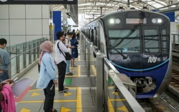 “Sensasi MRT Jakarta dengan Tarif Rp 243, Investasi Hemat untuk Bisnis Anda!”